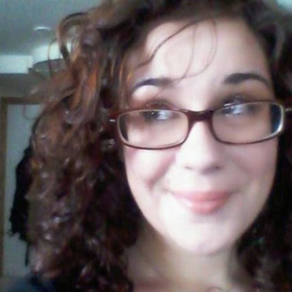 Meet your Posher, Kaela